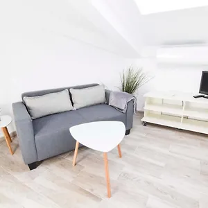 https://letmalaga-apartment-bishop-orchard.es-andalucia.com